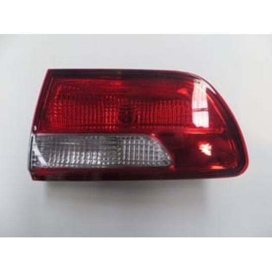 Kia Rio İç Stop Lambası Sağ Kırmızı/beyaz (2012-2016) Kia Rio İç Stop Lambası Sağ Kırmızı/beyaz (2012-2016)
