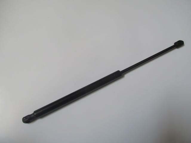 Mazda 626 Bagaj Amortisörü Sağ/sol Aynı Adet (1992-1997) Mazda 626 Bagaj Amortisörü Sağ/sol Aynı Adet (1992-1997)
