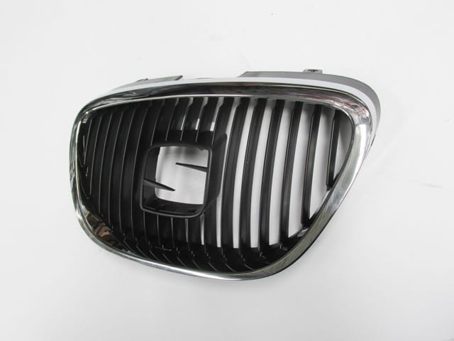 Seat Altea Ön Panjur Siyah (2004-2015) OEM 5P0853651A9B9