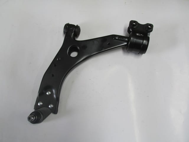 Ford Kuga Ön Alt Tabla Sol Rotilli/burçlu/takozlu (2008-2012)
