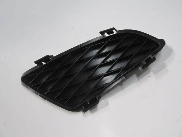 Mazda 6 Sis Lamba Kapağı Sağ Sis Deliksiz Siyah (2003-2006) OEM GK...