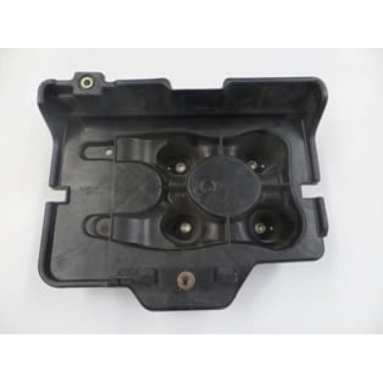 Volkswagen Bora Akü Koruyucu Plastiği Alt (1999-2005)