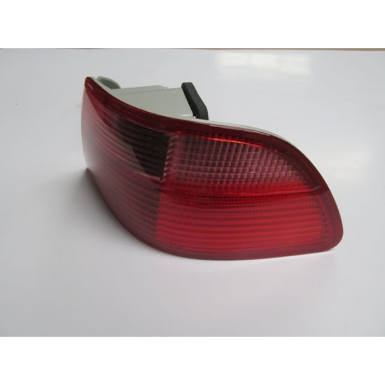 Fiat Albea Dış Stop Lambası Sağ Kırmızı (2007-2013)