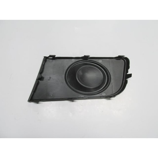 Volkswagen Amarok Sis Lamba Kapağı Sağ Sis Deliksiz (2011-2016) Volkswagen Amarok Sis Lamba Kapağı Sağ Sis Deliksiz (2011-2016)