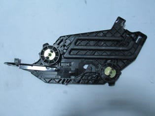 Skoda Octavia Far Alt Bağlantı Braketi Sol Plastik (2010-2012) OEM 1Z0941463