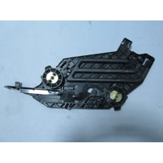 Skoda Octavia Far Alt Bağlantı Braketi Sol Plastik (2010-2012) Skoda Octavia Far Alt Bağlantı Braketi Sol Plastik (2010-2012)