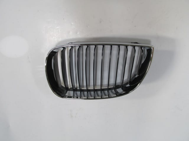 Bmw 1 Serı- E87 Ön Panjur Sol Siyah/nikelaj Çerçeveli (2004-2008)