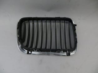 Bmw 3 Serı E36 Ön Panjur Sol Siyah/nikelaj Çerçeveli (1994-1998) OEM 51138195151 Bmw 3 Serı E36 Ön Panjur Sol Siyah/nikelaj Çerçeveli (1994-1998) OEM 51138195151