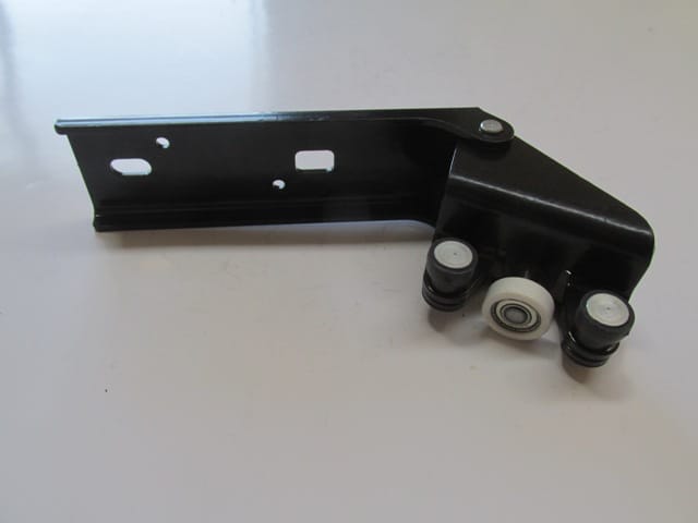 Renault Trafic Sürgülü Kapı Orta Ray Bağlantısı Sağ (2004-2014)