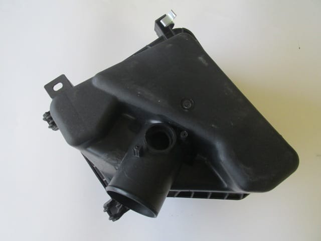 Toyota Auris Hava Filtre Kutusu (2007-2010)