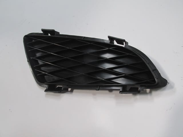 Mazda 6 Sis Lamba Kapağı Sağ Sis Deliksiz Siyah (2003-2006) OEM GK...