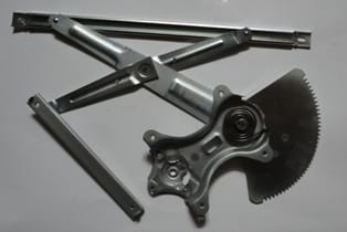 Toyota Rav4 Ön Cam Krikosu Sağ Elektrikli/motorsuz (2001-2004)
