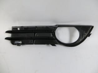 Audi A3 Sis Lamba Kapağı Sağ Sis Delikli Siyah (2005-2008)