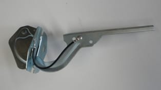 Mazda B2500- Pick Up Kaput Menteşesi Sol (2001-2003) OEM MZ93-015HA2