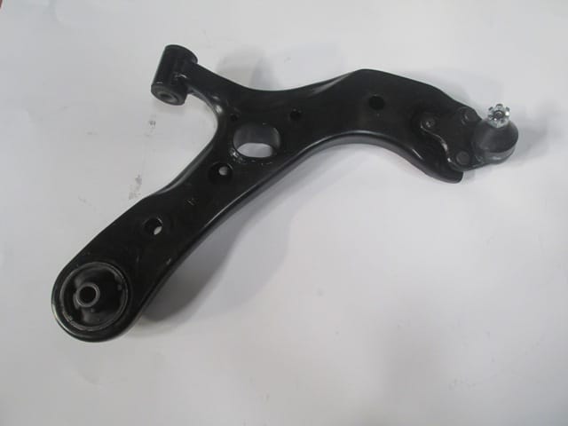 Toyota Rav4 Ön Alt Tabla Sağ Burçlu/rotilli (2006-2009)