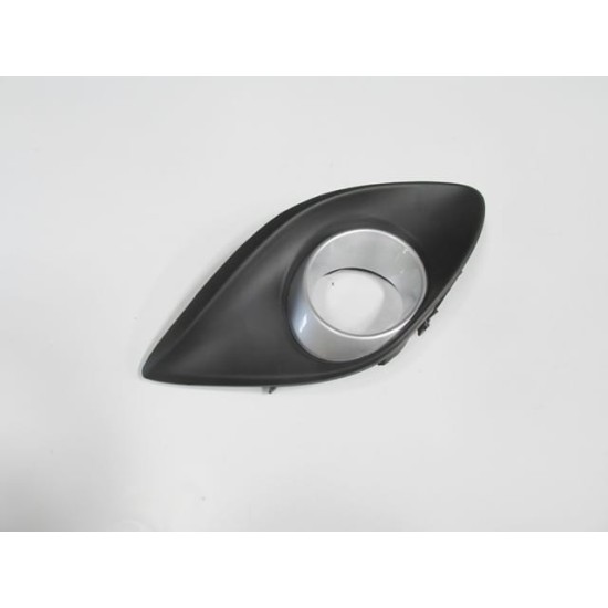 Mazda 2 Sis Lamba Kapağı Sağ Sis Delikli/çerçevesi Gümüş Gri (2012-...