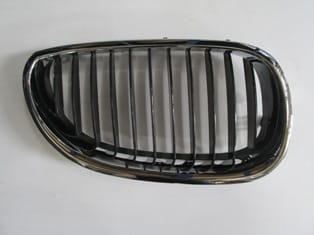 Bmw 5 Serı- E60 Ön Panjur Sağ Nikelajlı/siyah (2004-2010)
