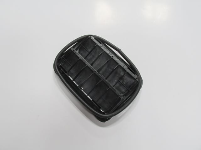 Renault Laguna Bagaj Havalandırma Plastiği (1994-1999)