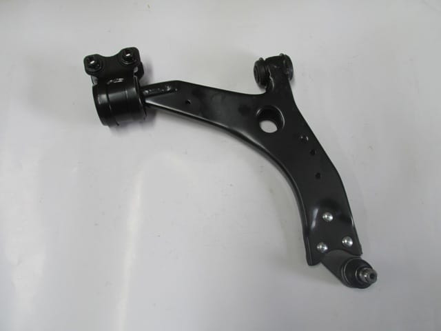 Ford Kuga Ön Alt Tabla Sağ Rotilli/burçlu/takozlu (2008-2012)