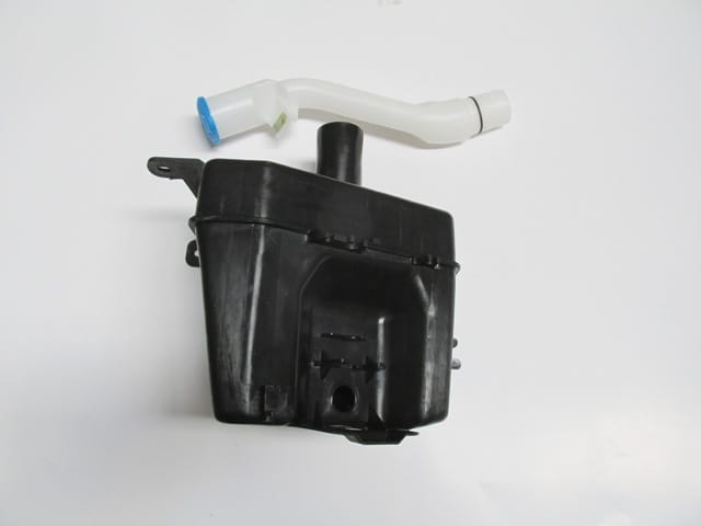 Kia Sportage Ön Cam Su Bidonu/deposu Motorsuz (2005-2008)