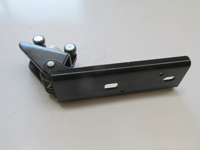 Renault Trafic Sürgülü Kapı Orta Ray Bağlantısı Sağ (2004-2014) Renault Trafic Sürgülü Kapı Orta Ray Bağlantısı Sağ (2004-2014)