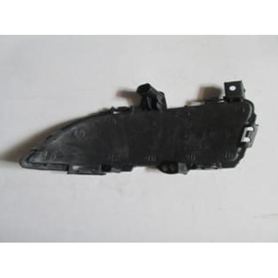 Mazda 3 Sis Lamba Kapağı Sağ (2003-2006) Mazda 3 Sis Lamba Kapağı Sağ (2003-2006)