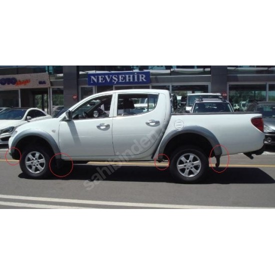 Mitsubishi L200- Pick Up Arka Çamurluk Ağzı Plastiği Sağ 4x2