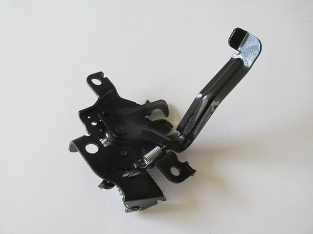 Toyota Corolla- E150 Kaput Kilidi (2007-2013) Toyota Corolla- E150 Kaput Kilidi (2007-2013)