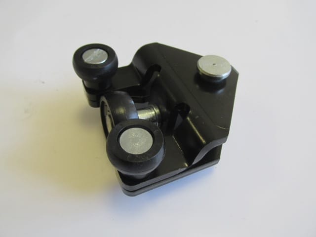 Opel Movano Sürgülü Kapı Alt Ray Bağlantısı Sağ (1999-2003) OEM 82... Opel Movano Sürgülü Kapı Alt Ray Bağlantısı Sağ (1999-2003) OEM 82...