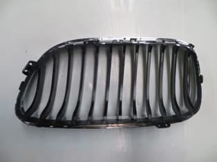 Bmw 3 Serı- E90 Ön Panjur Sağ Nikelajlı/siyah (2009-2011) Bmw 3 Serı- E90 Ön Panjur Sağ Nikelajlı/siyah (2009-2011)
