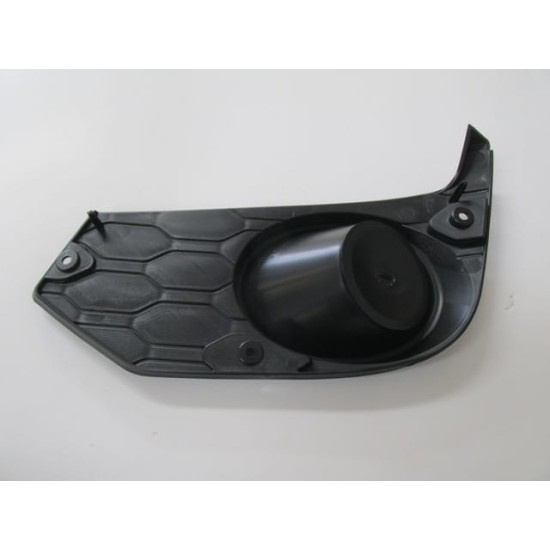 Iveco Daily Sis Lamba Kapağı Sağ Sis Deliksiz (2014-2019) Iveco Daily Sis Lamba Kapağı Sağ Sis Deliksiz (2014-2019)