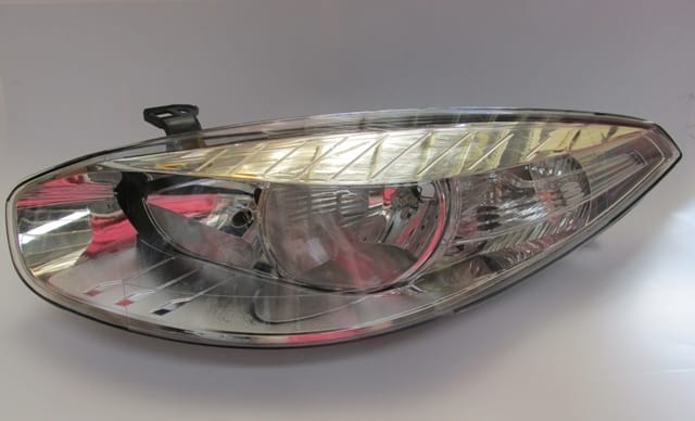 Renault Fluence Far Lambası Sol Elektrikli/motorlu 5 Fişli (2009-2012) OEM 260603523R