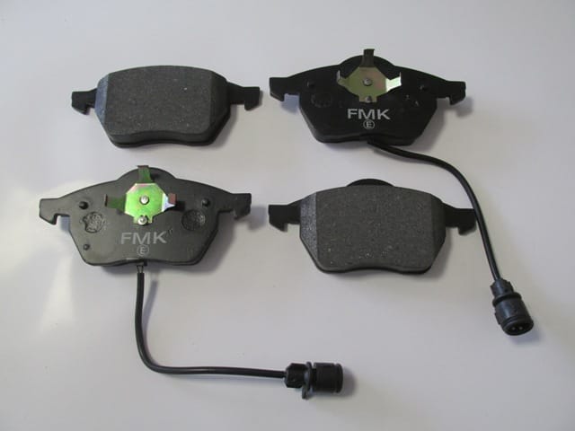 Audi A100 Ön Fren Balatası 2,0/2,4d/2,5tdı/2,6/2,8 (1992-1995) OEM 4A0698151A Audi A100 Ön Fren Balatası 2,0/2,4d/2,5tdı/2,6/2,8 (1992-1995) OEM 4A0698151A