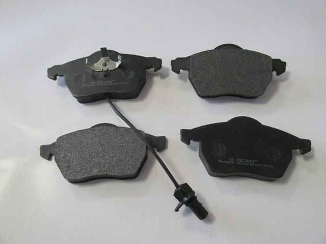 Audi A6 Ön Fren Balatası 1,8t/1,9/2,0/2,4/2,8 (1995-1997) OEM 1133046 Audi A6 Ön Fren Balatası 1,8t/1,9/2,0/2,4/2,8 (1995-1997) OEM 1133046