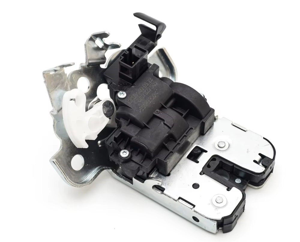 Skoda Superb Bagaj Kapak Kilidi (2014-Gunumuz) OEM 3V0827505C/3V0827505B/3V0827505A