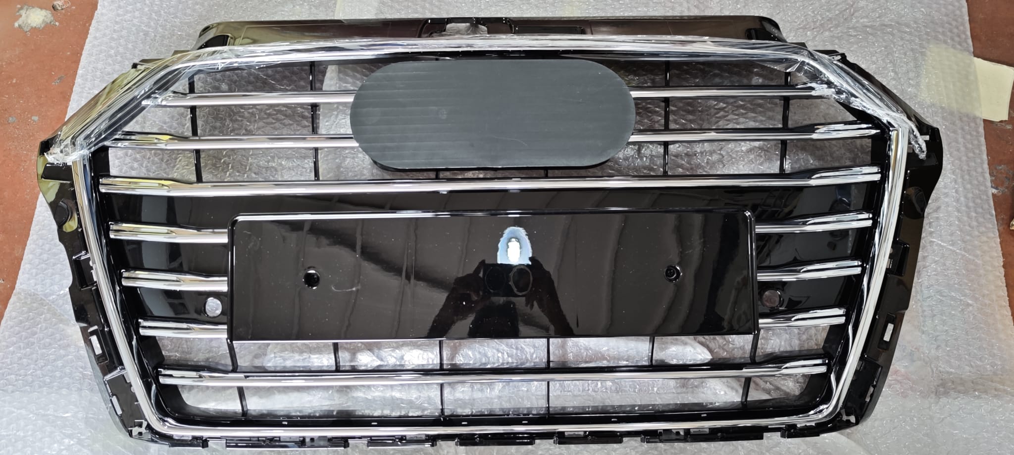 Ön Panjur Krom Çerçeve Krom Çizgili Parlak Siyah Sensörlü Tuning Ti...