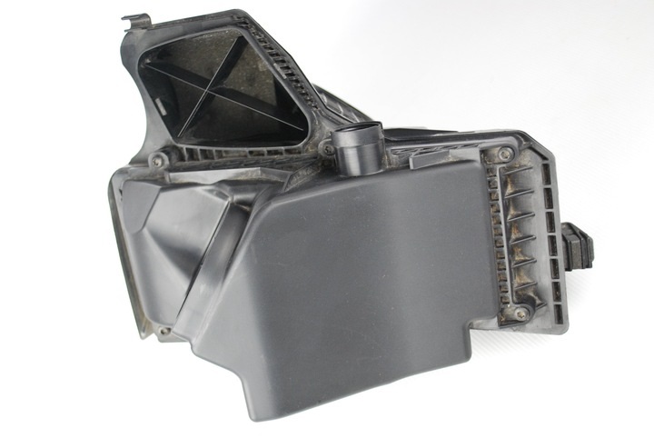 Audi A4 Hava Filitre Kutusu 1.8 Benzin